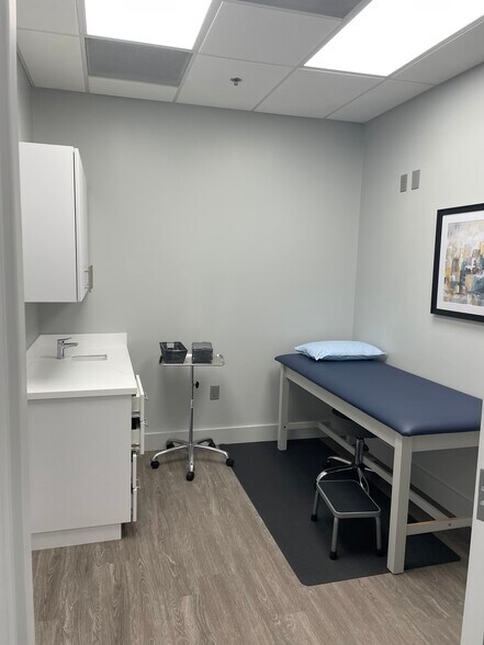 More Photos Of 391 Southcrest Cir, Southaven Medical For Lease