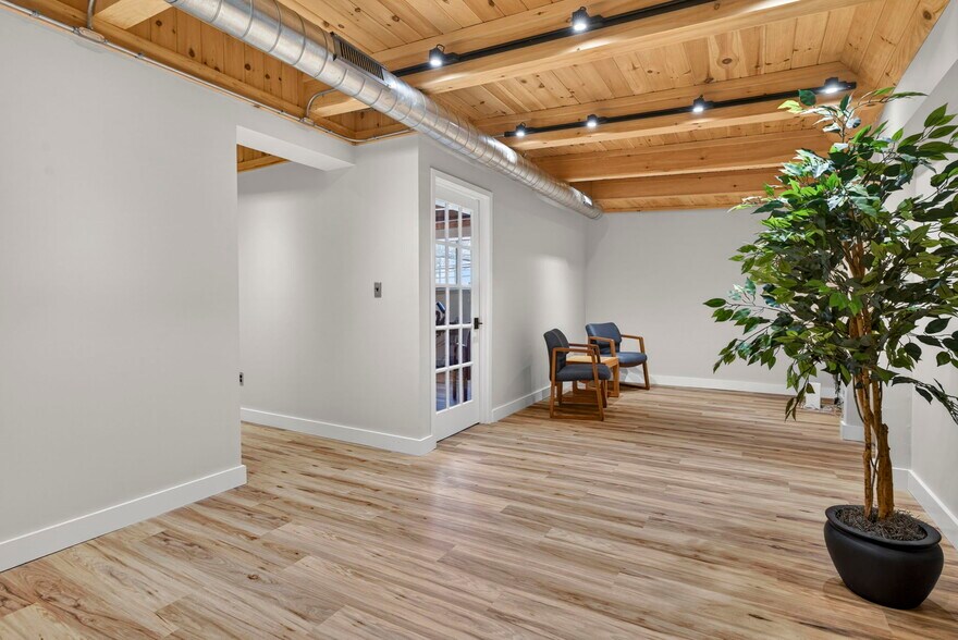 More Photos Of 1 Harris St, Newburyport Medical For Lease