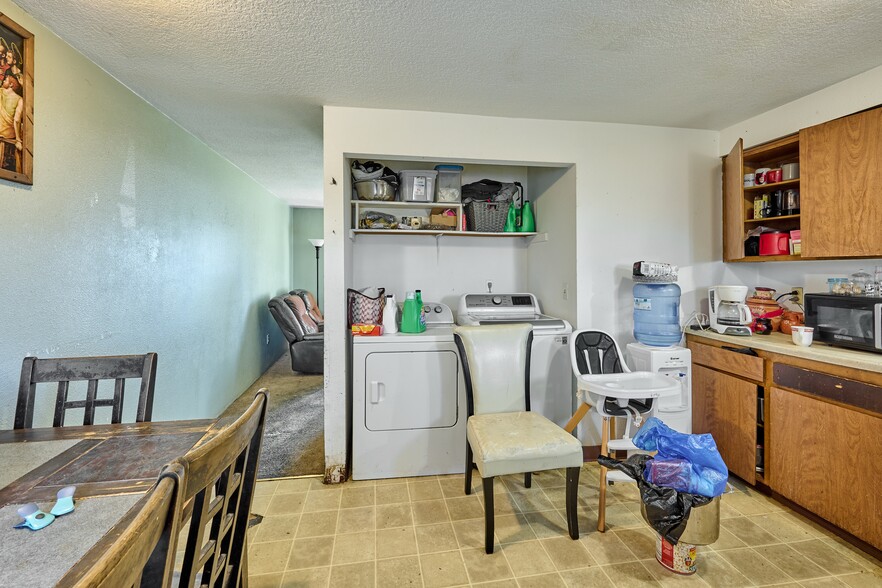 More Photos Of 880 N Pershing St, Mount Angel Apartments For Sale