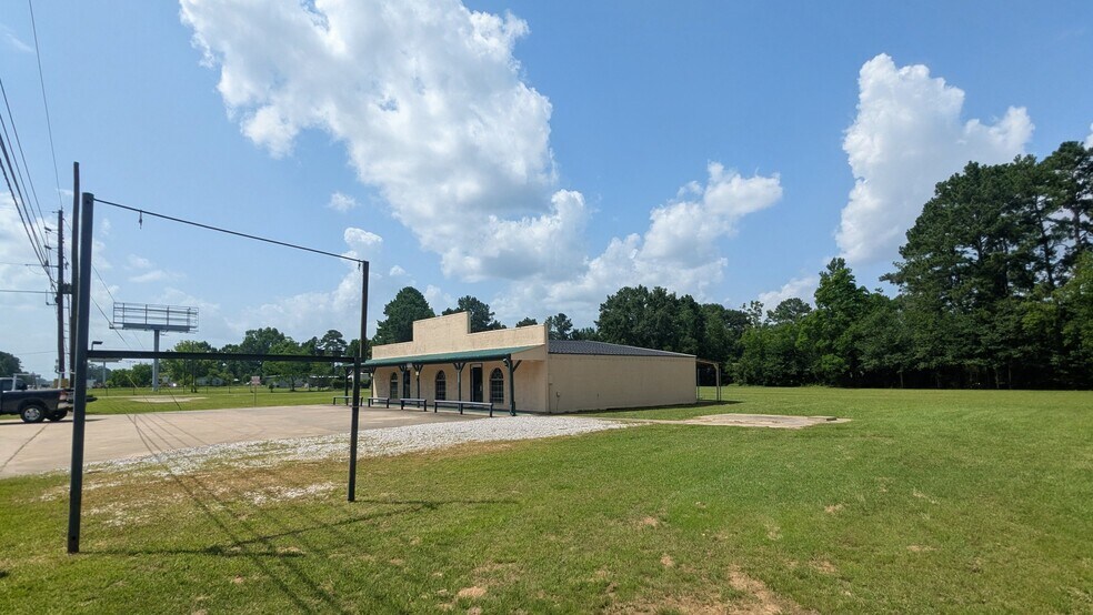 More Photos Of 5733 Highway 69 S, Kountze Freestanding For Sale