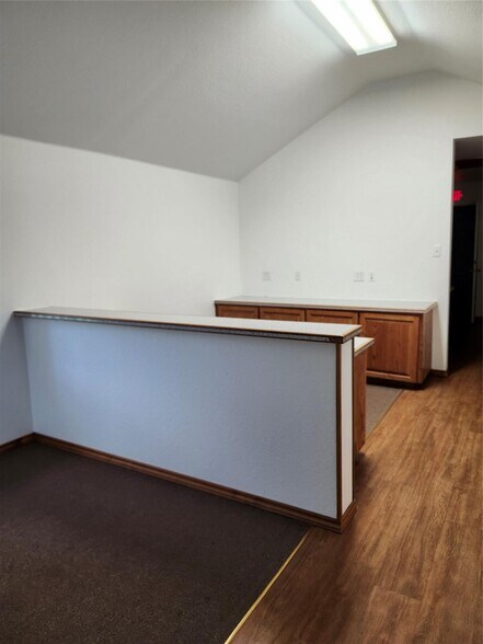 More Photos Of 828 N Main St, Springtown Office Residential For Lease