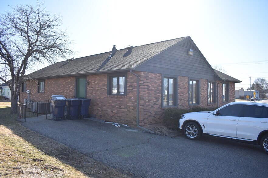 More Photos Of 2100 W Court St, Janesville Freestanding For Sale