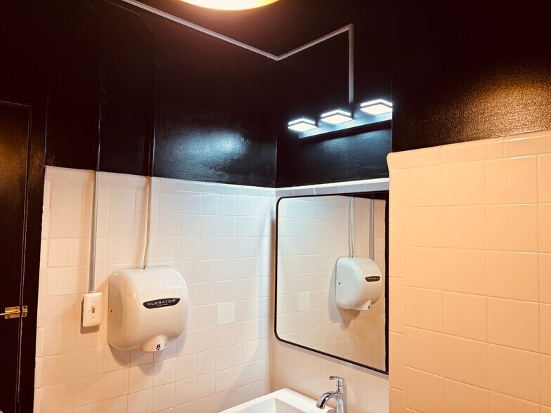 More Photos Of 252 W 38th St, New York Office For Lease