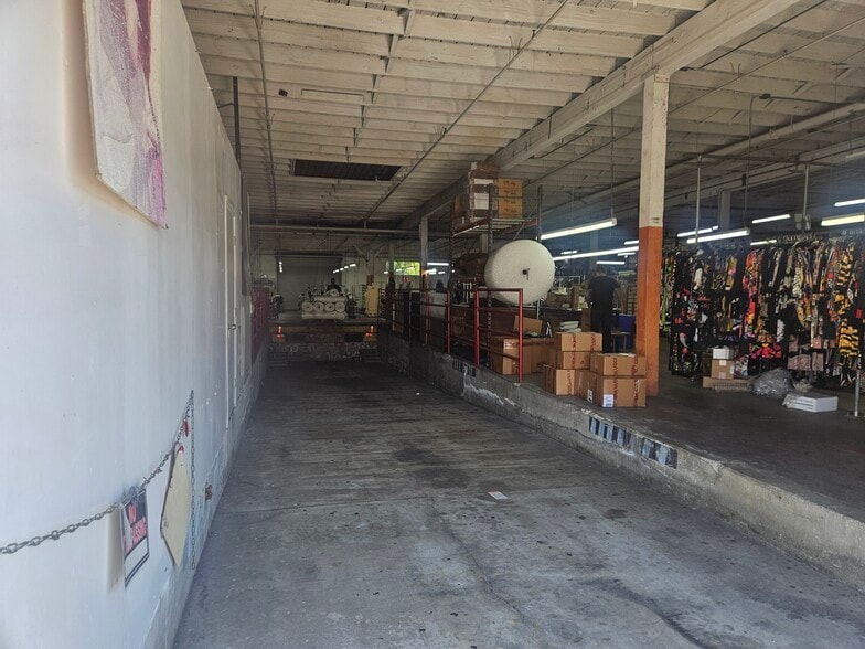 More Photos Of 4601 E 50th St, Los Angeles Manufacturing For Lease