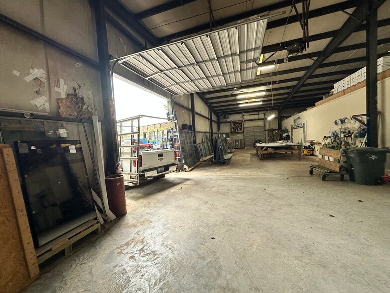 More Photos Of 721 N Long St, Salisbury Warehouse For Lease