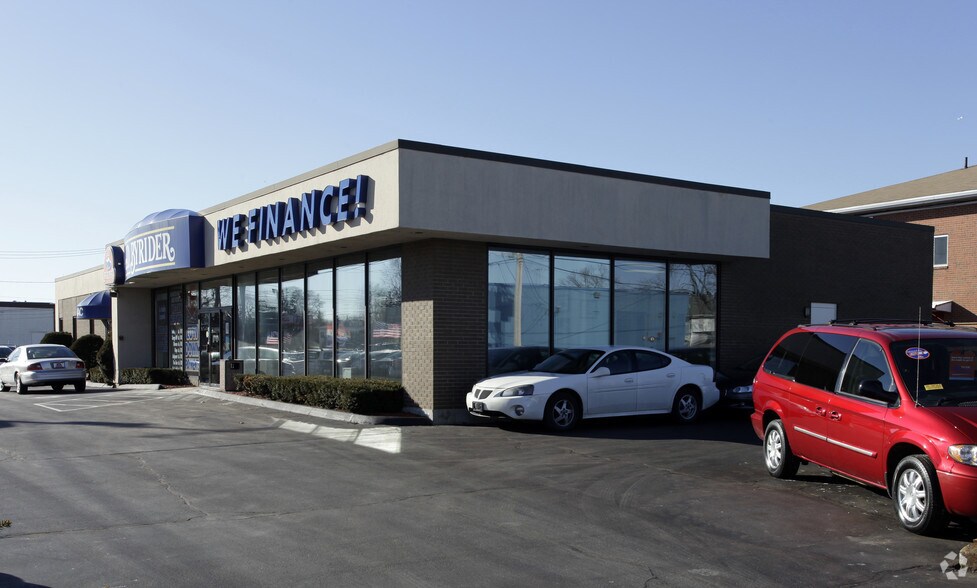 More Photos Of 615 Reservoir Ave, Cranston Auto Dealership For Lease