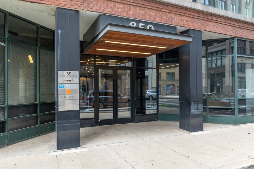 More Photos Of 850 W Jackson Blvd, Chicago Office For Lease