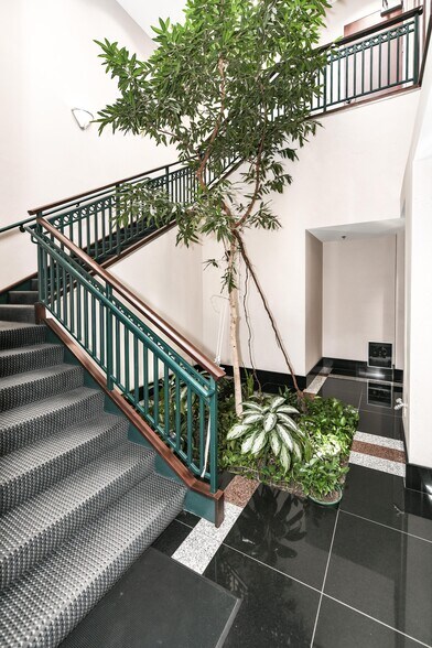 More Photos Of 21351 Gentry Dr, Sterling Office For Lease