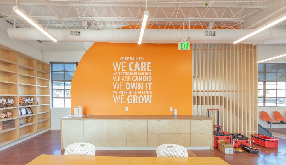 More Photos Of 121 St Emanuel St, Houston Flex For Sale