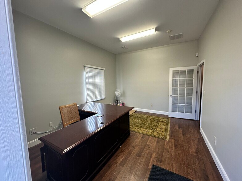 More Photos Of 100 Professional Park Dr, Cumming Office For Lease