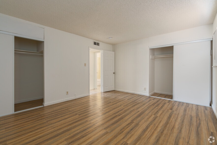More Photos Of 695 Plaza Ave, Sacramento Apartments For Sale