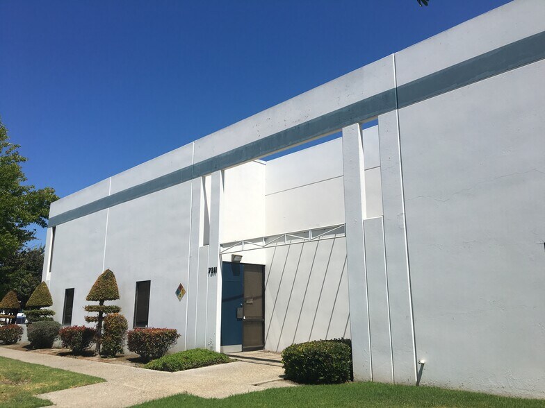 More Photos Of 7311-7341 Anaconda Ave, Garden Grove Warehouse For Lease