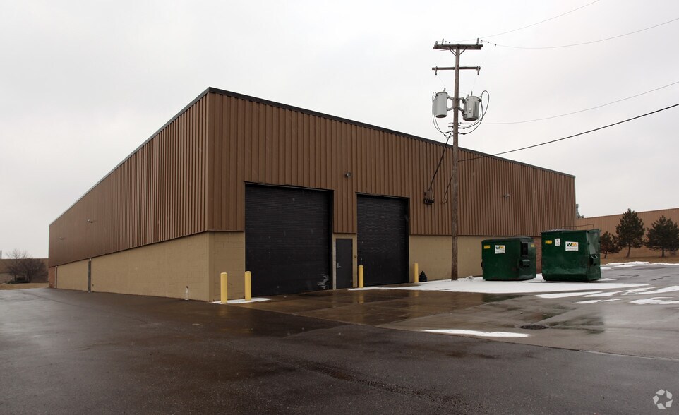 More Photos Of 450 Robbins Dr, Troy Warehouse For Lease