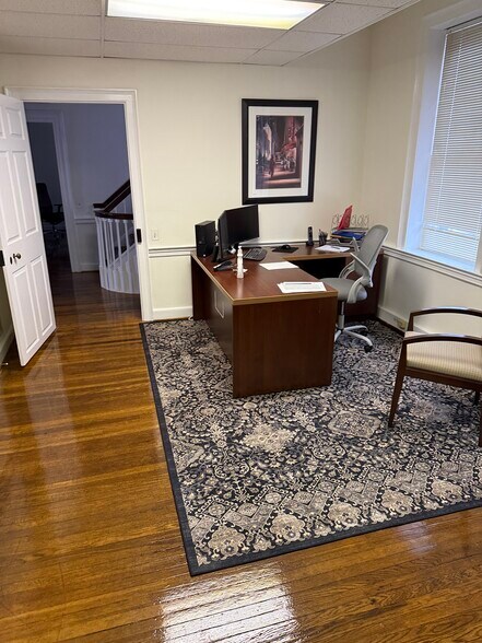 More Photos Of 15 Ashley Pl, Wilmington Office For Lease