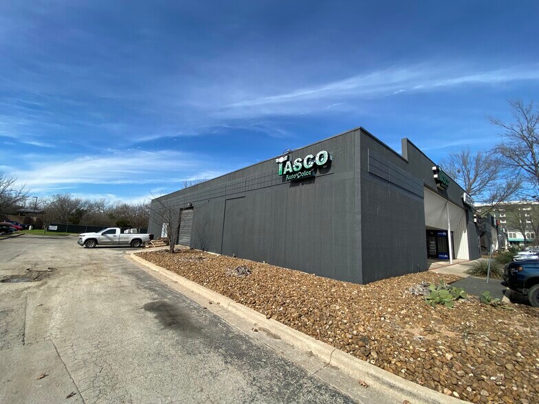 More Photos Of 4930 S Congress Ave, Austin Storefront For Lease