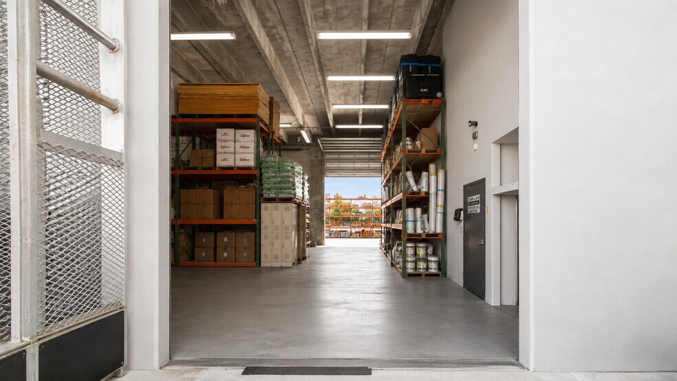 More Photos Of 14701 SW 137th St, Miami Light Distribution For Lease