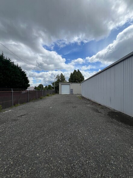 More Photos Of 4334 NE 148th Ave, Portland Service For Lease