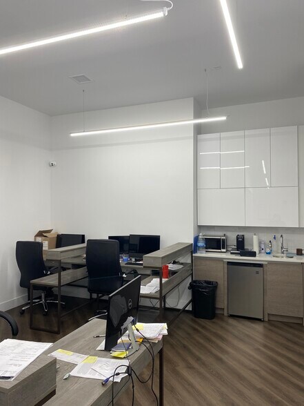 More Photos Of 91 E 21st St, Bayonne Office For Lease