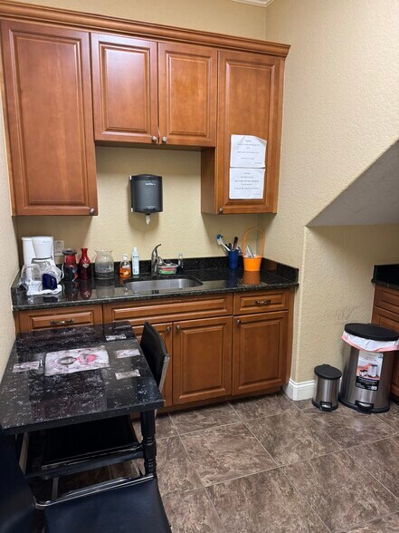 More Photos Of 609 Mid Florida Dr, Lakeland Medical For Lease