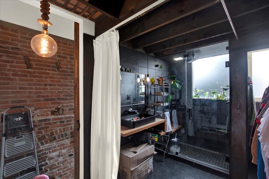 More Photos Of 1250 31st St, Denver Office For Sale