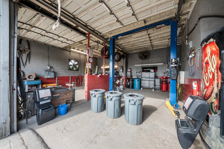 More Photos Of 5202 S Main St, Crosby General Retail For Sale