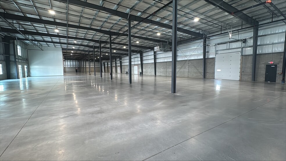 More Photos Of 9748 E 151st St, Noblesville Warehouse For Lease