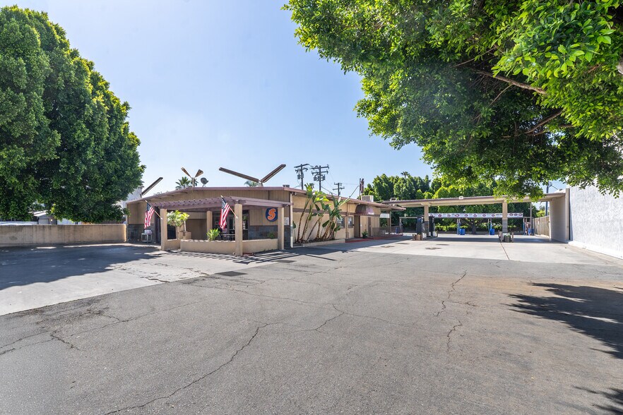 More Photos Of 530 E Foothill Blvd, Pomona Service Station For Sale