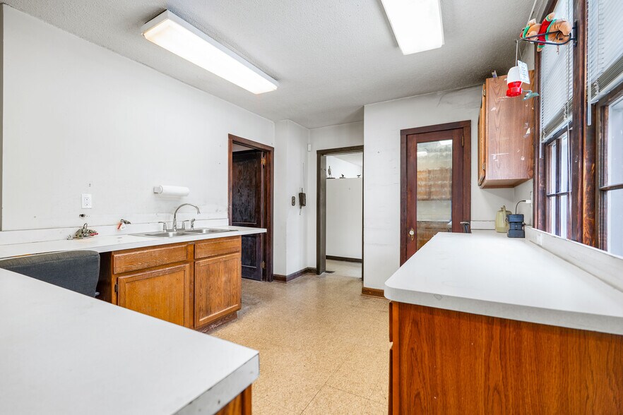 More Photos Of 401 E Pulaski Hwy, Elkton Medical For Sale