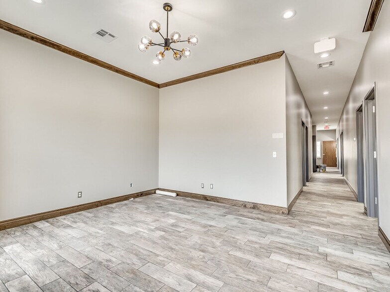 More Photos Of 15121 Traditions, Edmond Office For Lease