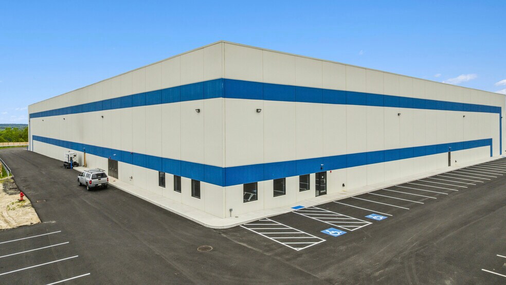 More Photos Of 46 Old Ferry Rd, Methuen Warehouse For Lease