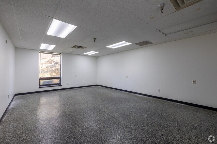 More Photos Of 8400 Ronda Dr, Canton Warehouse For Lease