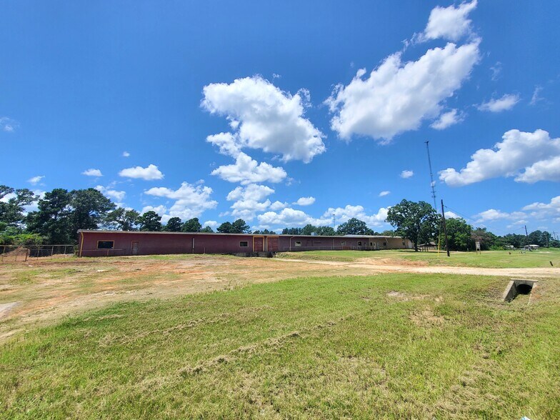 Primary Photo Of 14077 N Highway 75, Willis Warehouse For Sale