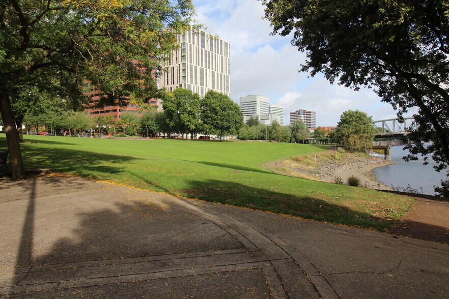 More Photos Of 315 S Montgomery St, Portland General Retail For Lease