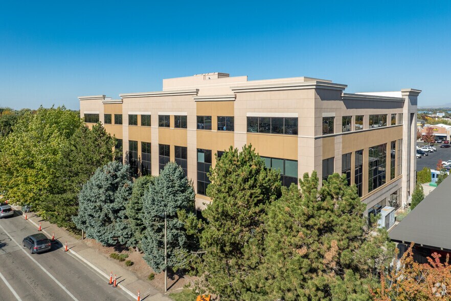 More Photos Of 3277 E Louise Dr, Meridian Medical For Lease