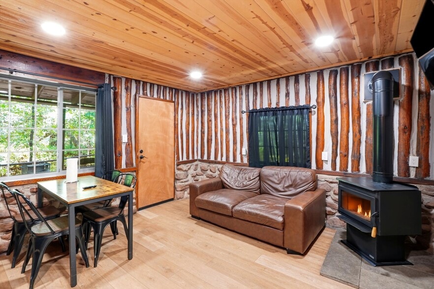 More Photos Of 1355 E Christopher Creek Loop, Payson Hotel For Sale