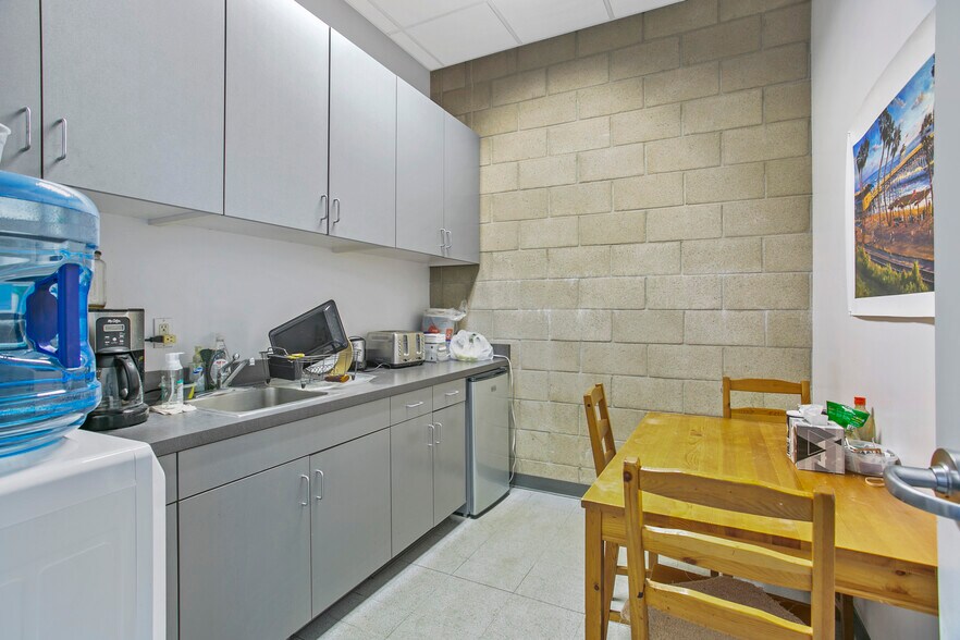 More Photos Of 8935 Research Dr, Irvine Loft Creative Space For Sale