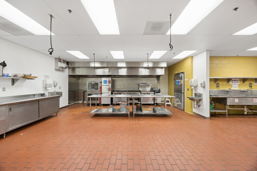 More Photos Of 2540 Park Ave, Minneapolis Schools For Sale