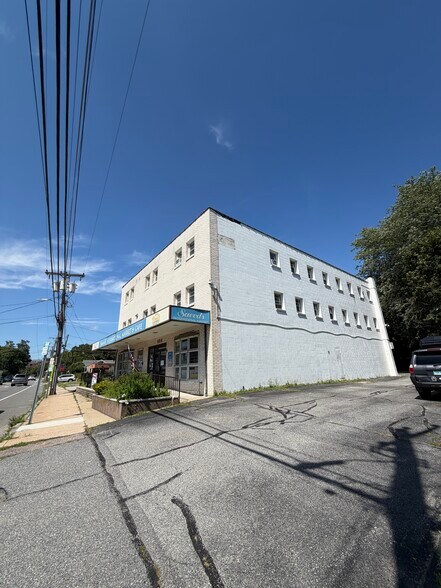 More Photos Of 464 Ocean Ave, New London Office For Sale