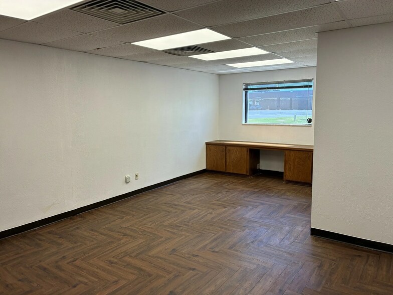 More Photos Of 937 SW 89th St, Oklahoma City Medical For Sale