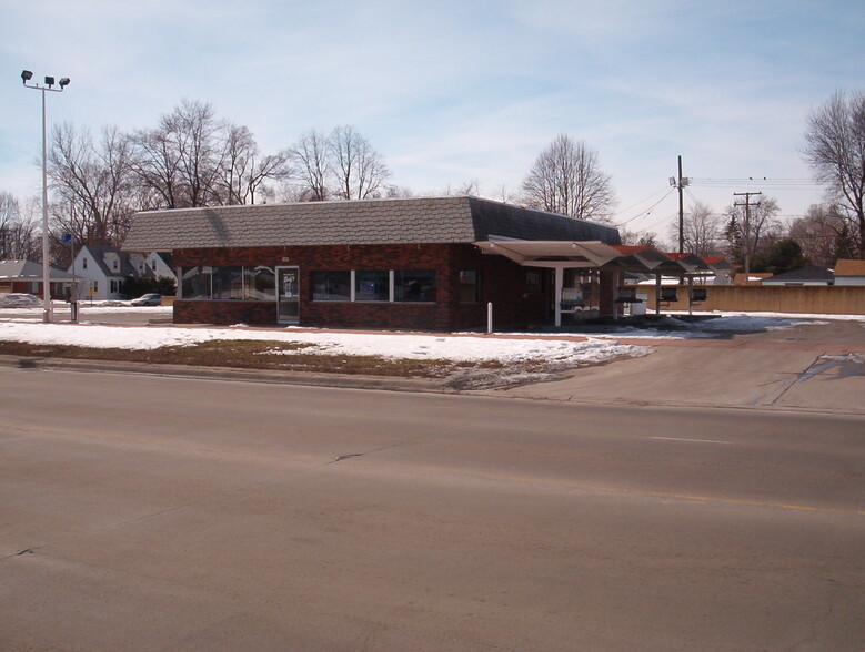 Primary Photo Of 5152 S Beech Daly St, Dearborn Heights Fast Food For Sale