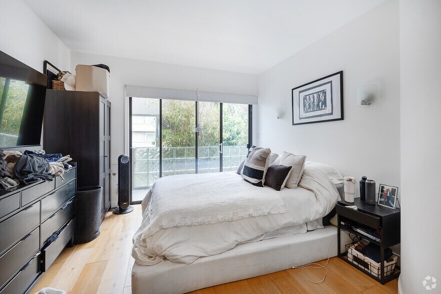 More Photos Of 22 28th Ave, Venice Apartments For Sale
