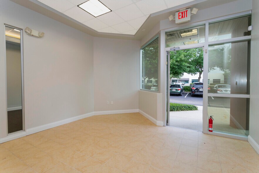 More Photos Of 7350 Futures Dr, Orlando Office For Sale