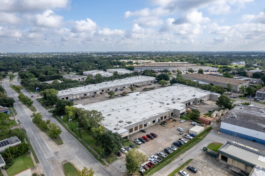 More Photos Of 4551-4599 S Wayside Dr, Houston Warehouse For Lease