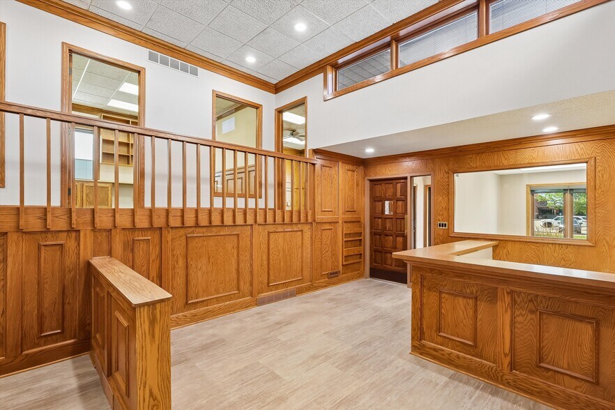 More Photos Of 535 Main St, Ames Office For Lease