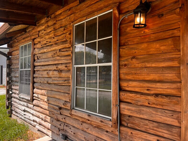 More Photos Of 11950 Alief Clodine Rd, Houston Light Distribution For Lease