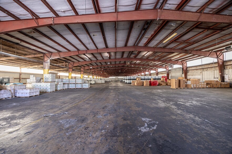 More Photos Of 3710-3719 E Us-90, Lake City Manufacturing For Lease