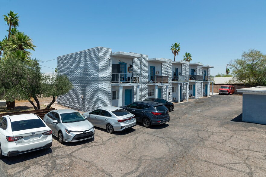 More Photos Of 525 N 32nd St, Phoenix Apartments For Sale