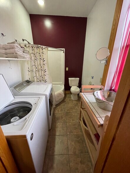 More Photos Of 302-304 S River Park Dr, Guttenberg Apartments For Sale