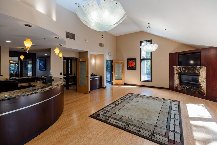 More Photos Of 4309 SW Oakridge Rd, Lake Oswego Medical For Sale