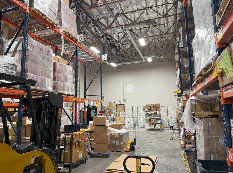 More Photos Of 1945 Pama Ln, Las Vegas Warehouse For Sale